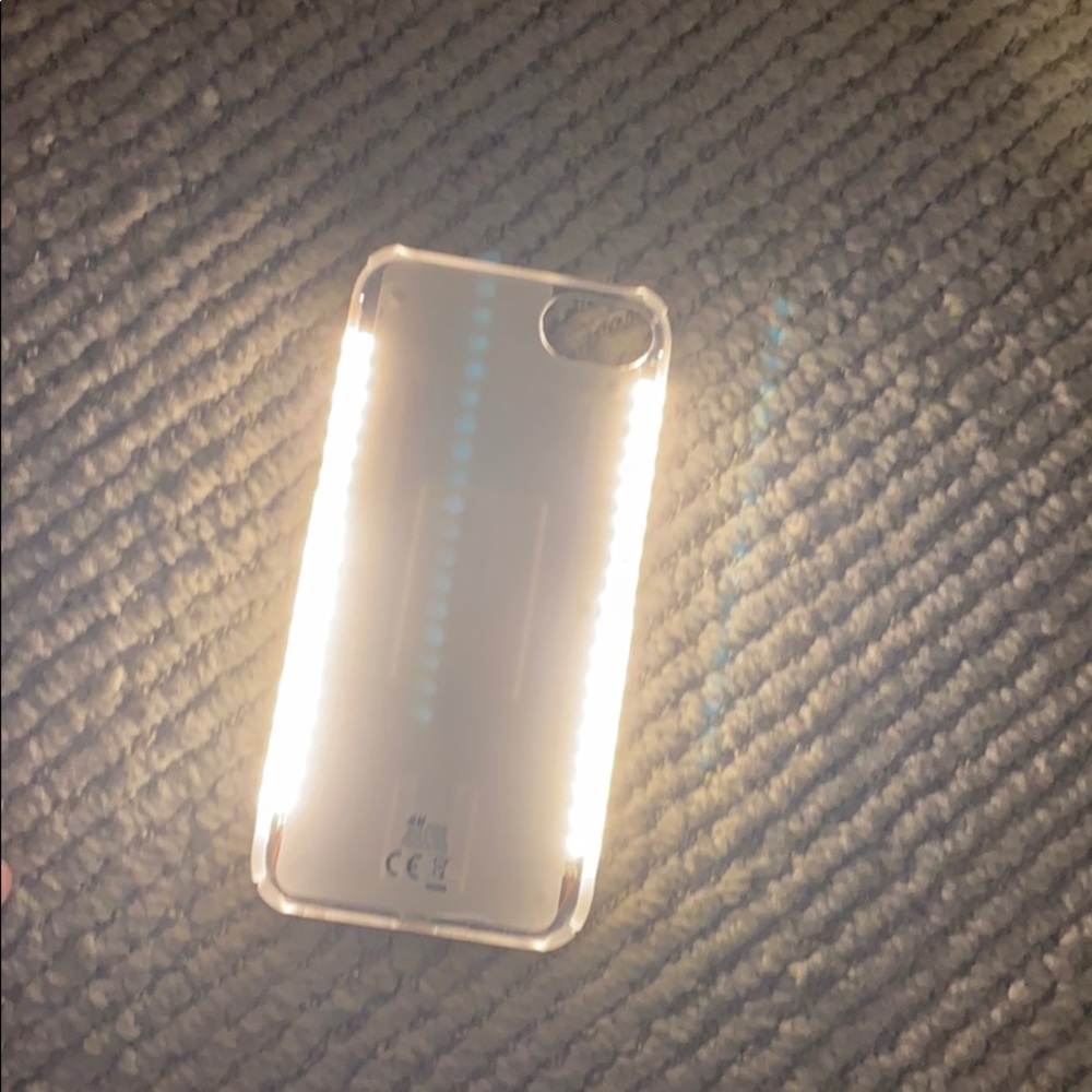 Cheetah print iPhone 7 case - Picture 3 of 5
